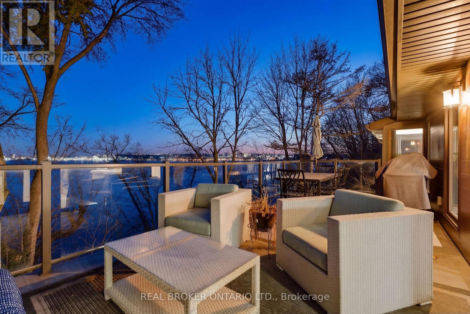 868 Danforth Place, Burlington, Ontario  L7T 1S2 - Photo 40 - W12898926