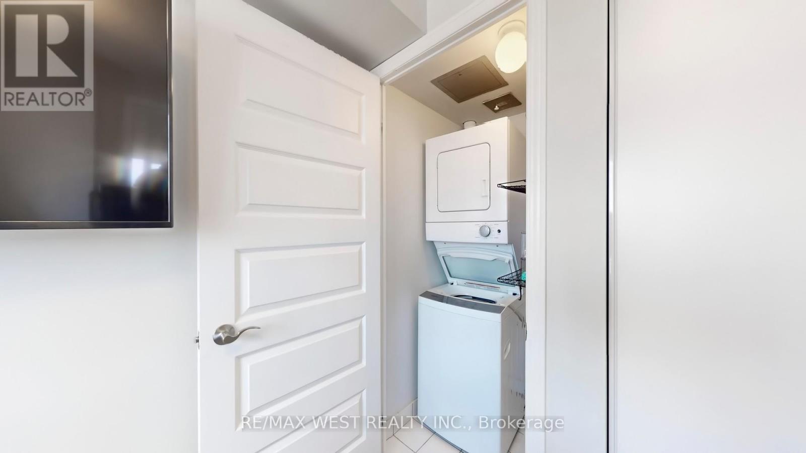 2108 - 215 Queen Street E, Brampton, Ontario  L6W 0A9 - Photo 24 - W12898972