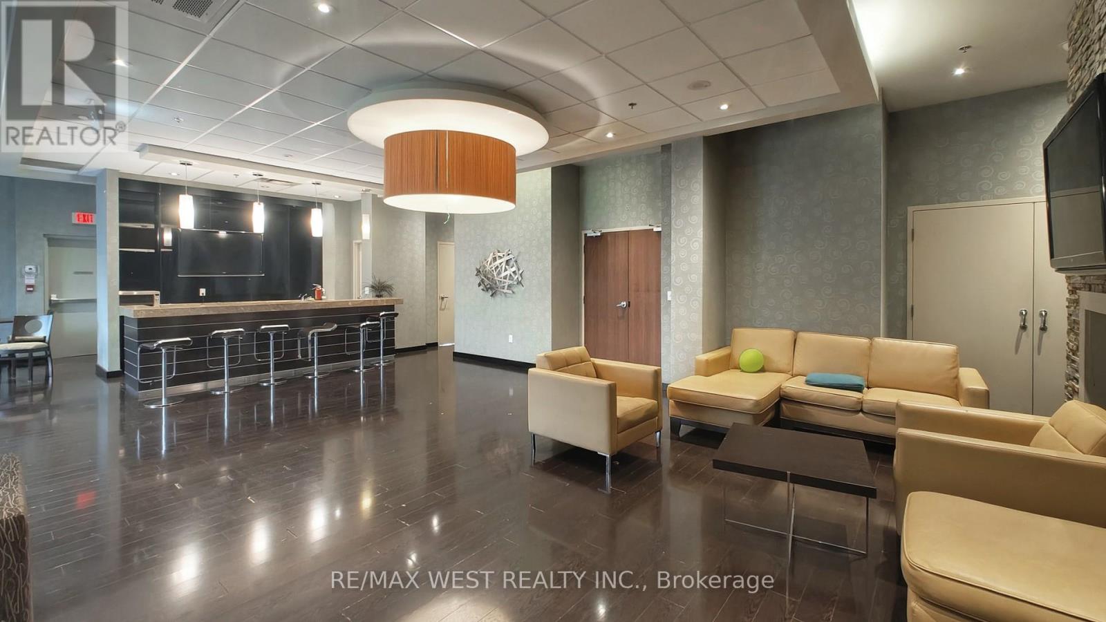 2108 - 215 Queen Street E, Brampton, Ontario  L6W 0A9 - Photo 32 - W12898972