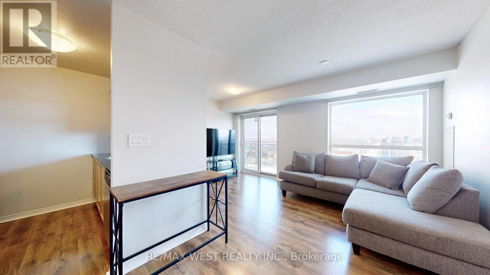 2108 - 215 Queen Street E, Brampton, Ontario  L6W 0A9 - Photo 6 - W12898972