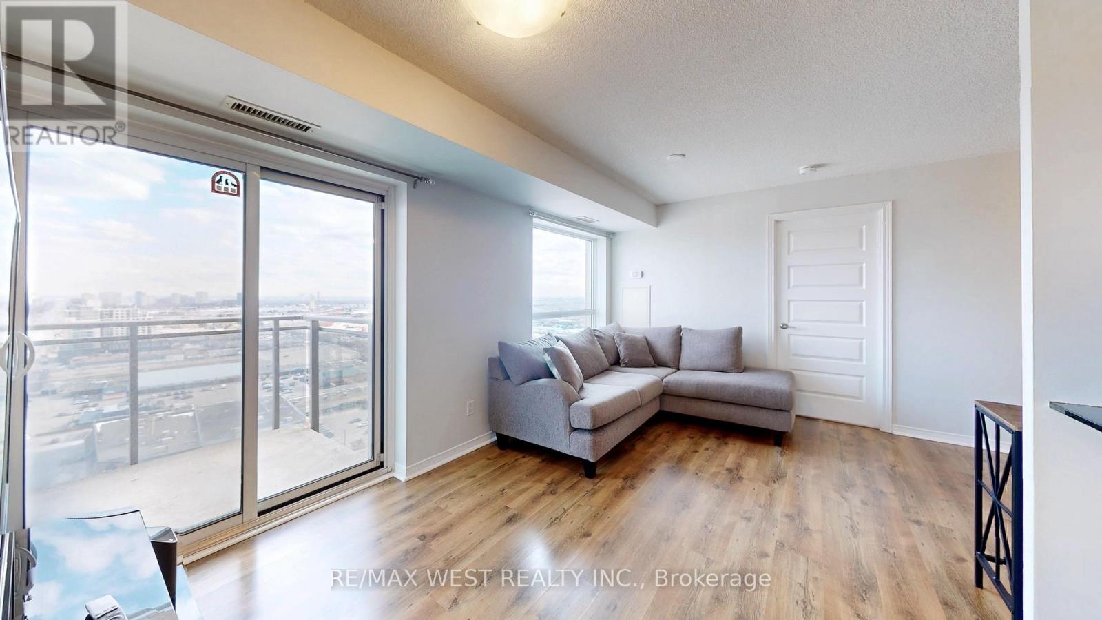 2108 - 215 Queen Street E, Brampton, Ontario  L6W 0A9 - Photo 8 - W12898972