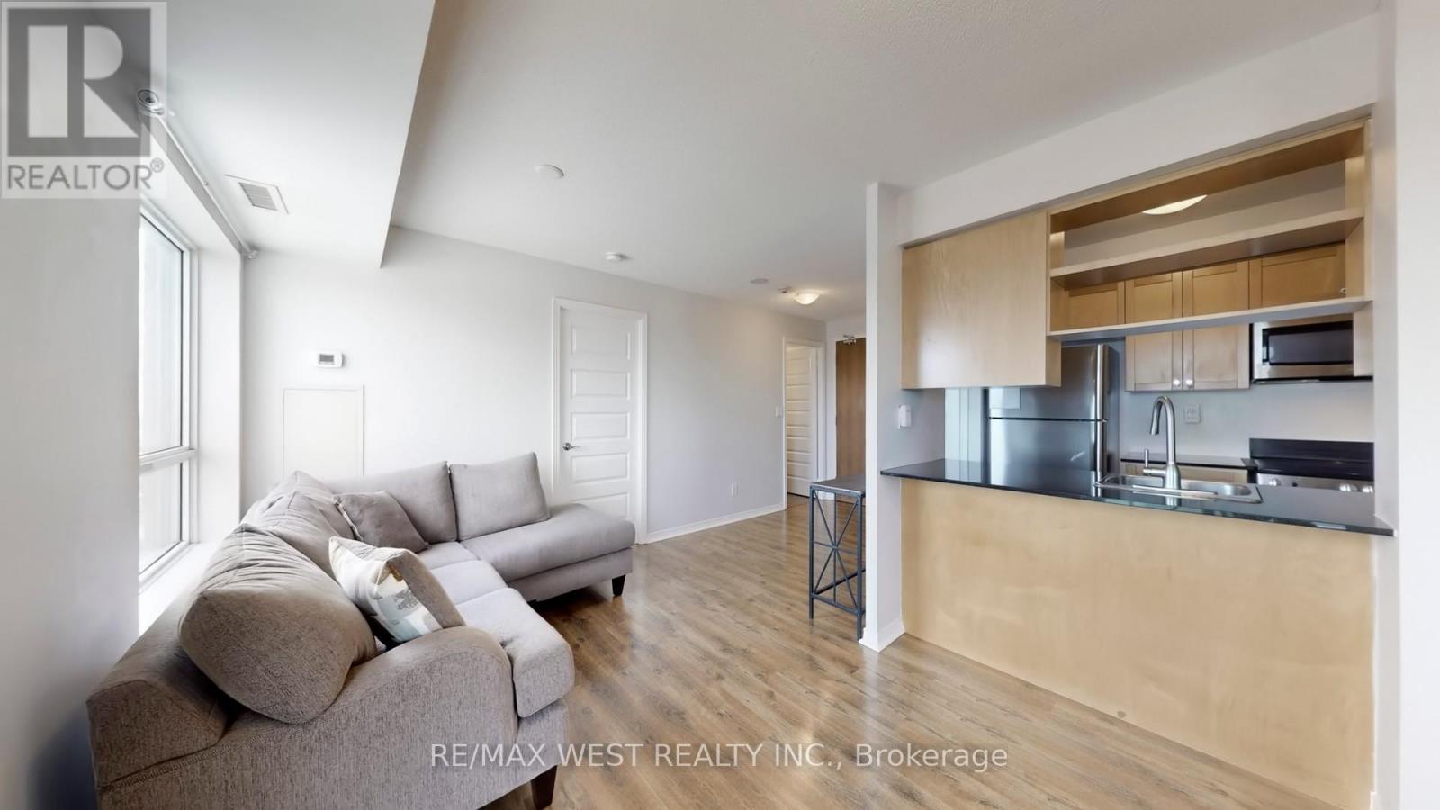 2108 - 215 Queen Street E, Brampton, Ontario  L6W 0A9 - Photo 9 - W12898972