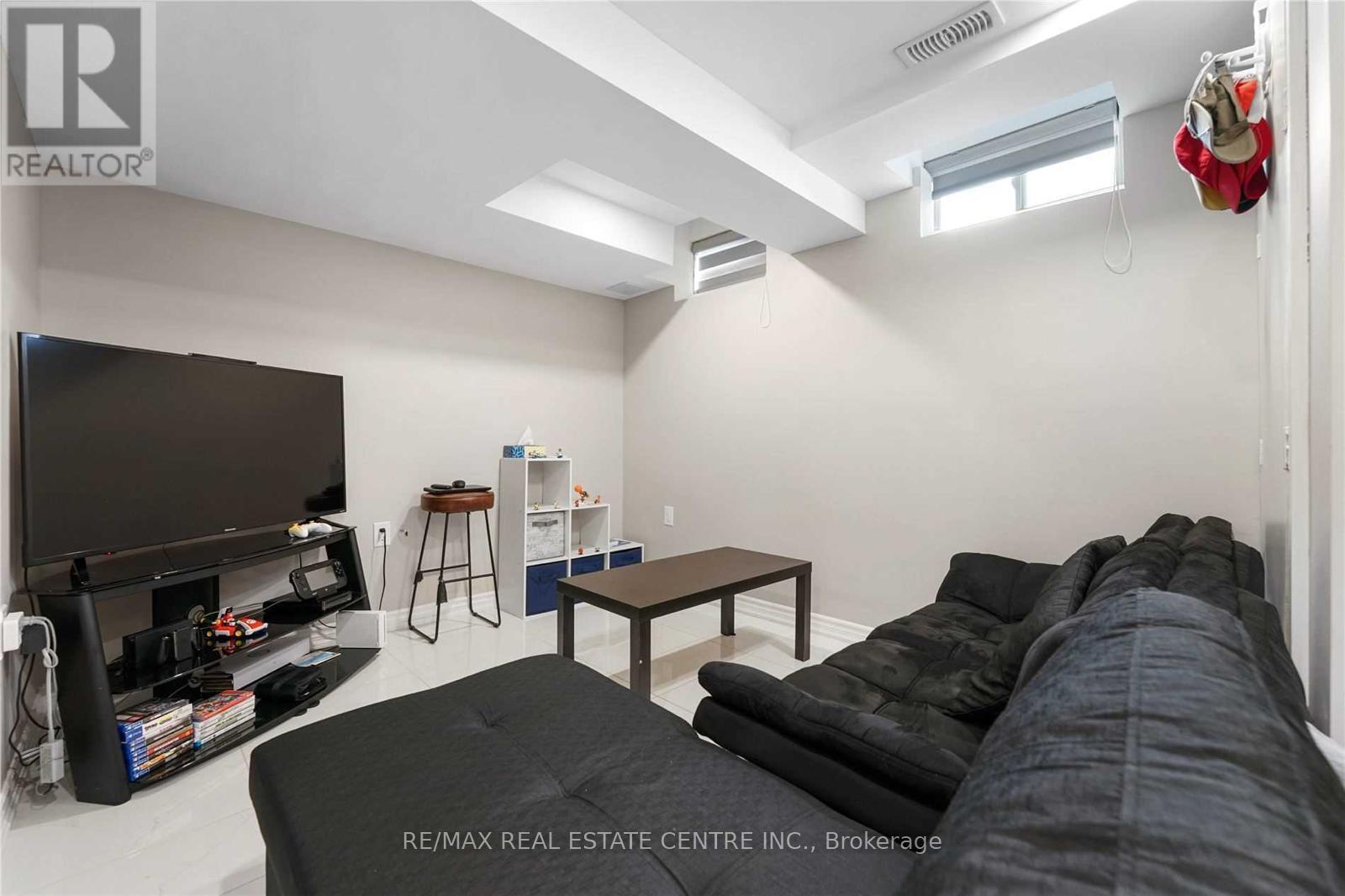 341 Veterans Drive, Brampton (Northwest Brampton), Ontario  L7A 0B2 - Photo 36 - W12899004