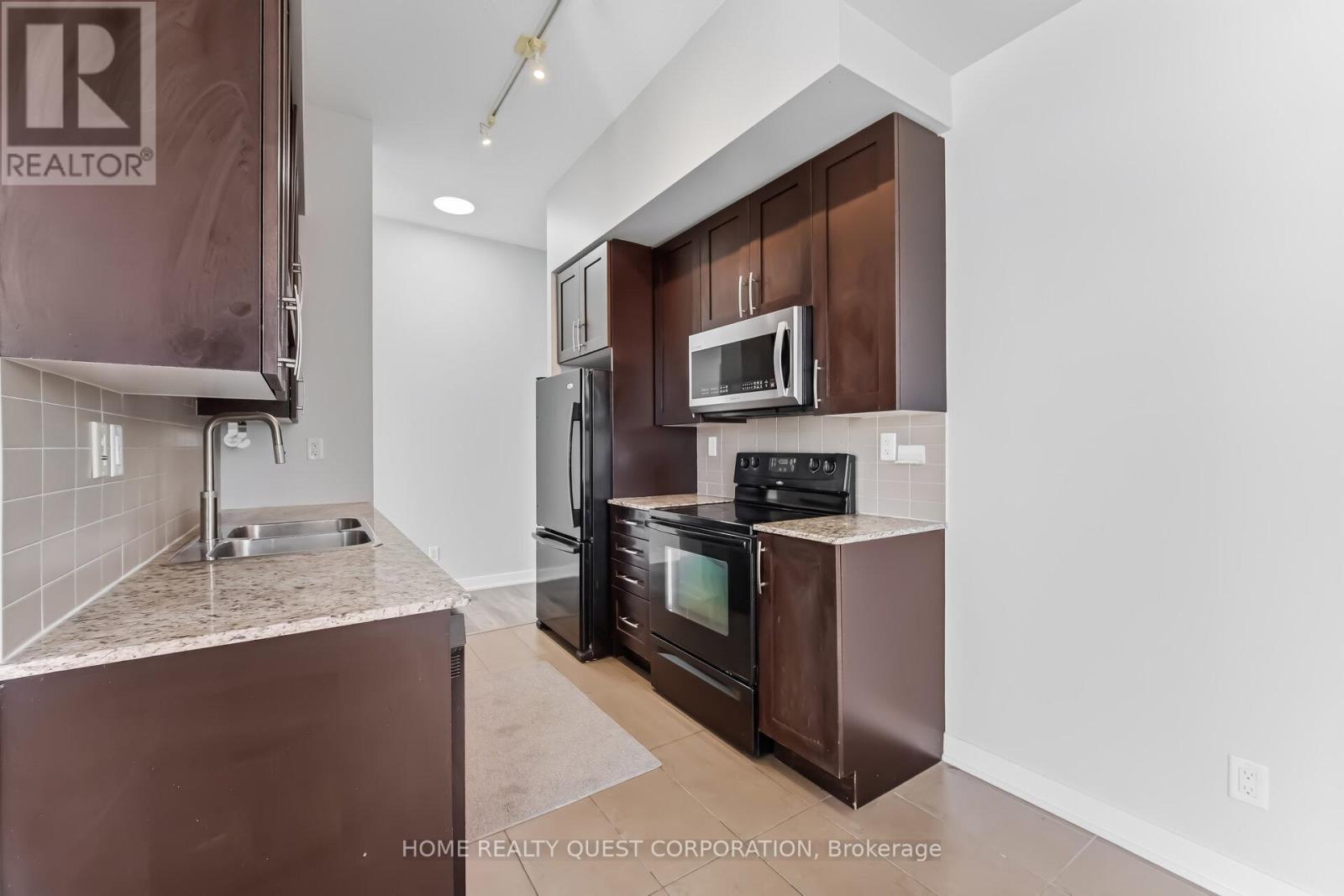 606 - 4065 Brickstone Mews, Mississauga, Ontario  L5B 0G3 - Photo 10 - W12899012