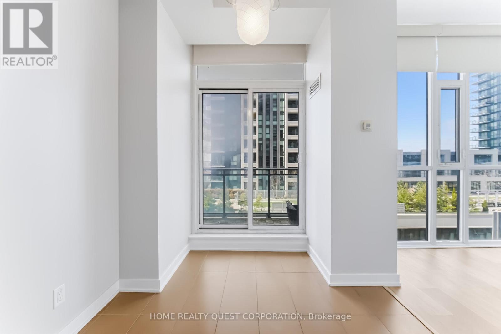 606 - 4065 Brickstone Mews, Mississauga, Ontario  L5B 0G3 - Photo 11 - W12899012