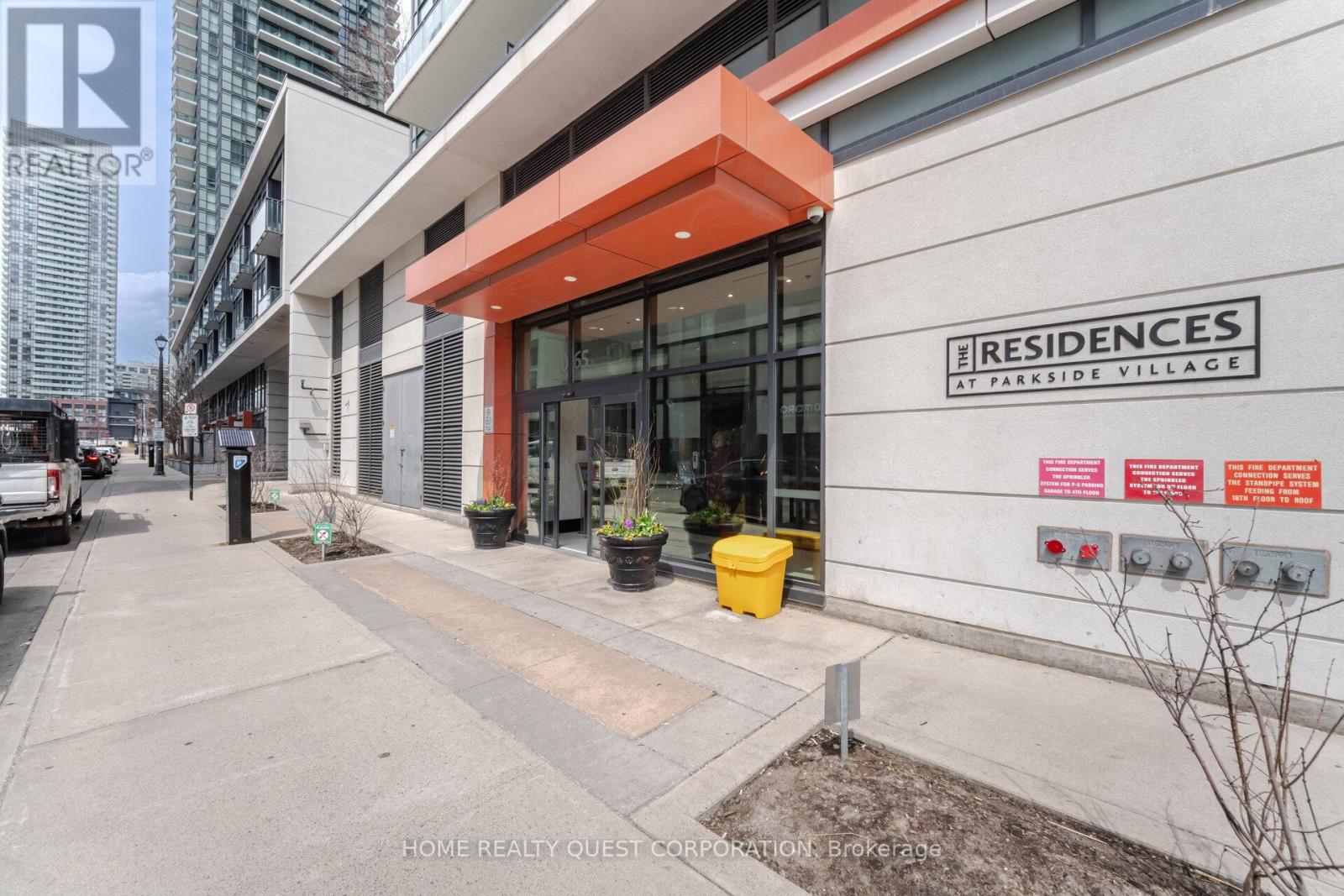 606 - 4065 Brickstone Mews, Mississauga, Ontario  L5B 0G3 - Photo 2 - W12899012