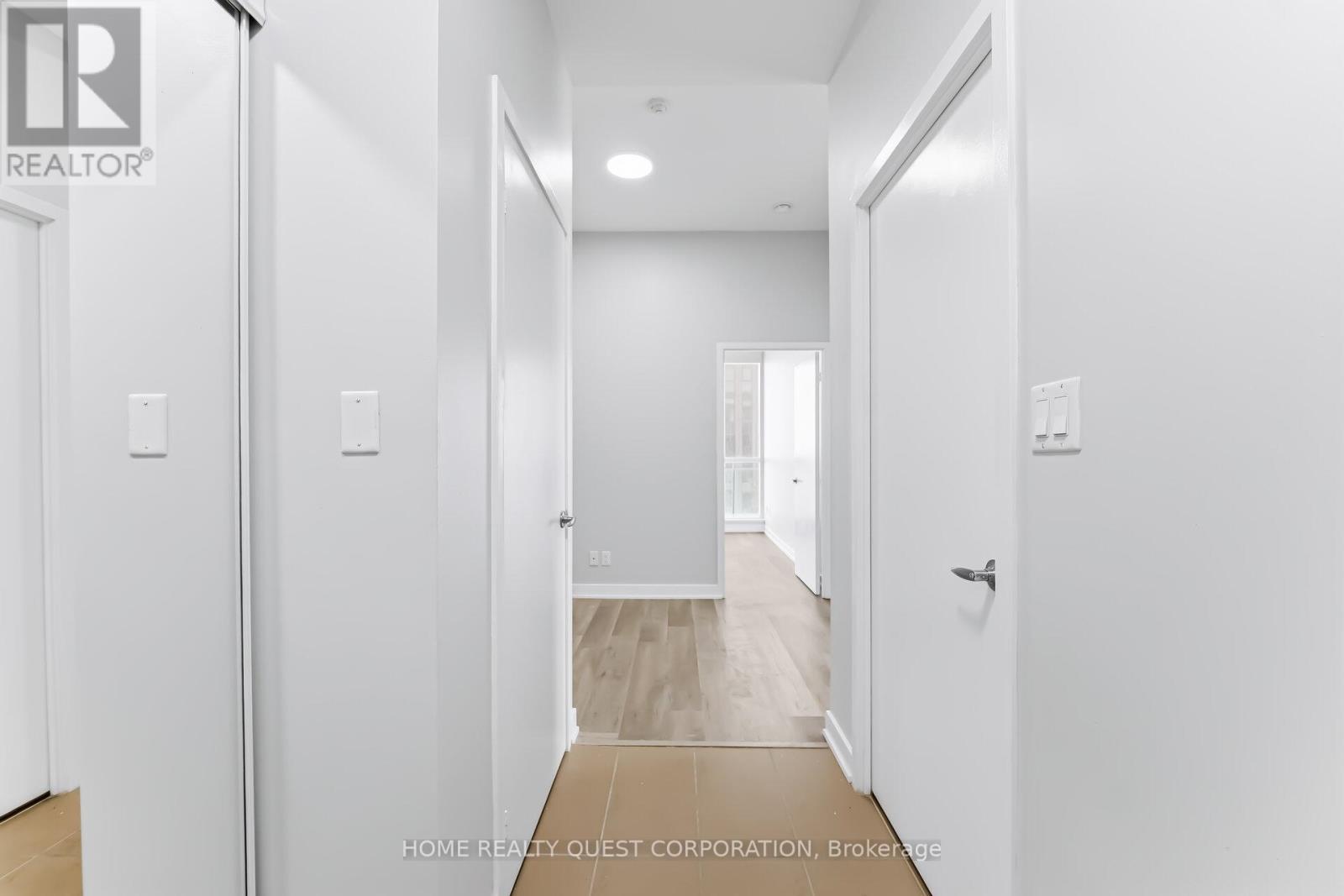 606 - 4065 Brickstone Mews, Mississauga, Ontario  L5B 0G3 - Photo 5 - W12899012