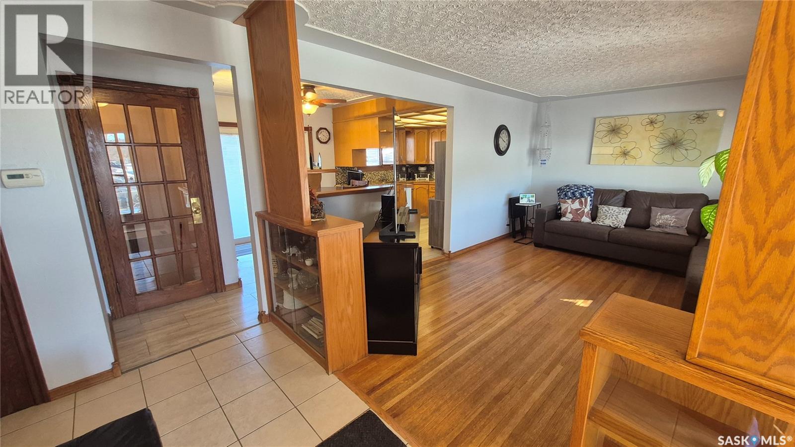 849 Mcintosh Street, Regina, Saskatchewan  S4T 5B5 - Photo 4 - SK030721