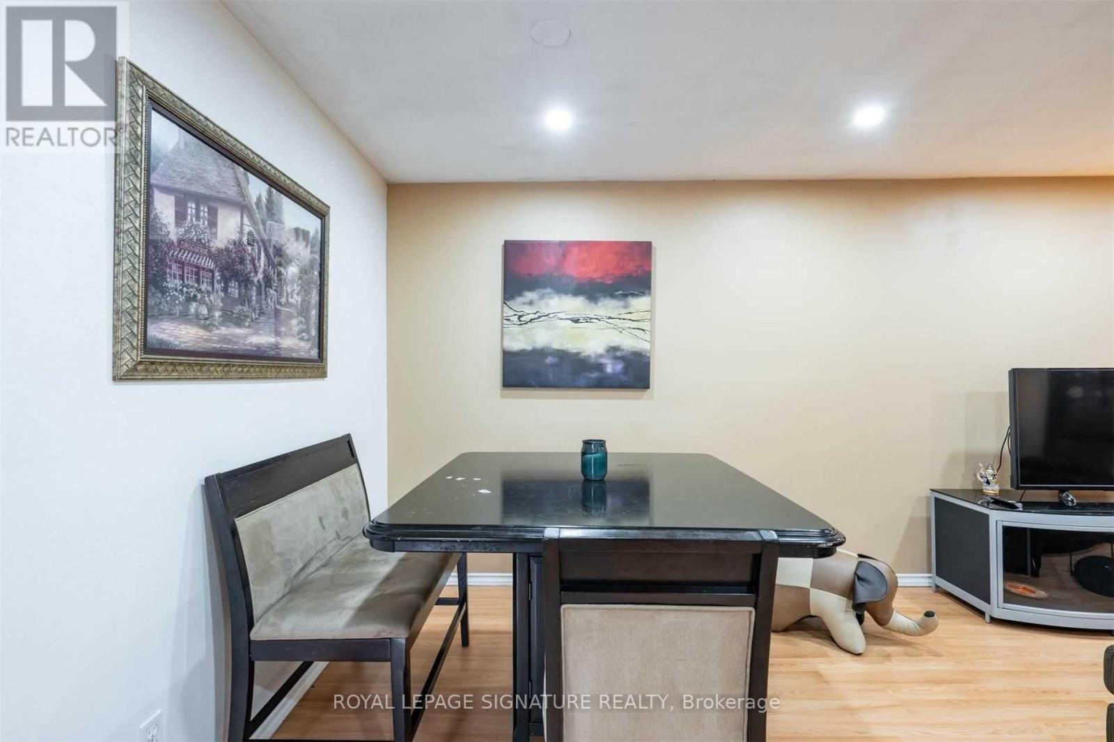 Upper - 52 Buchanan Crescent, Brantford, Ontario  N3P 2A6 - Photo 5 - X12898774