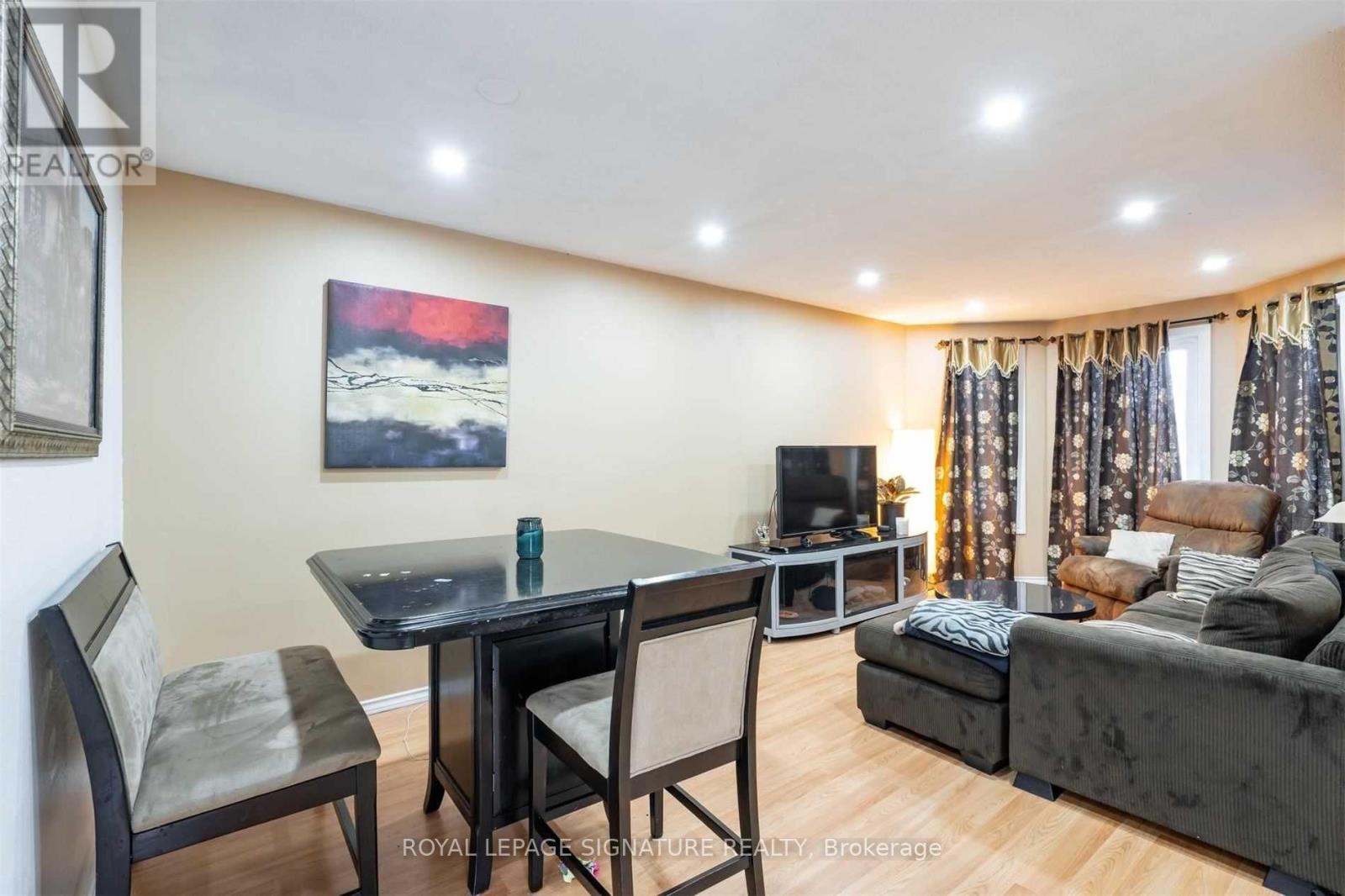 Upper - 52 Buchanan Crescent, Brantford, Ontario  N3P 2A6 - Photo 6 - X12898774