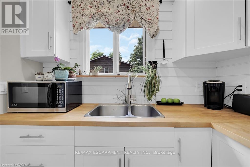 4 Nanticoke Valley Road, Haldimand (Nanticoke), Ontario  N0A 1L0 - Photo 10 - X12898808