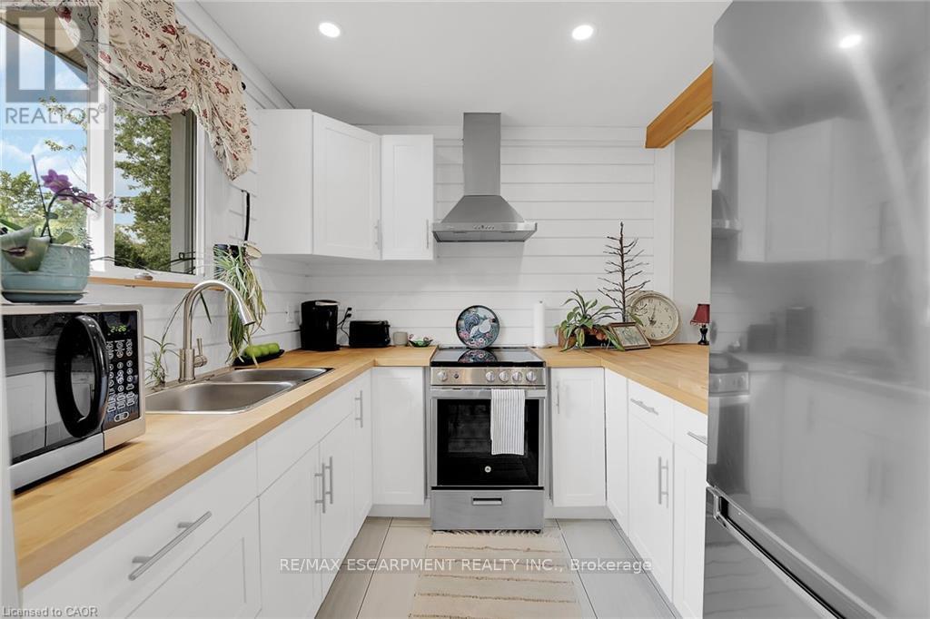 4 Nanticoke Valley Road, Haldimand (Nanticoke), Ontario  N0A 1L0 - Photo 8 - X12898808