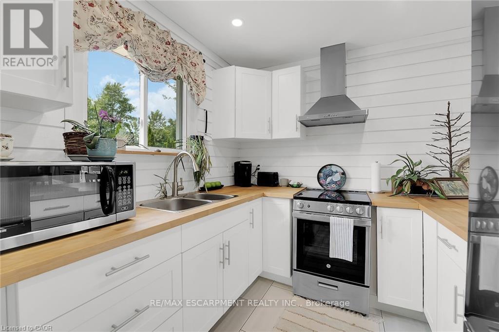 4 Nanticoke Valley Road, Haldimand (Nanticoke), Ontario  N0A 1L0 - Photo 9 - X12898808