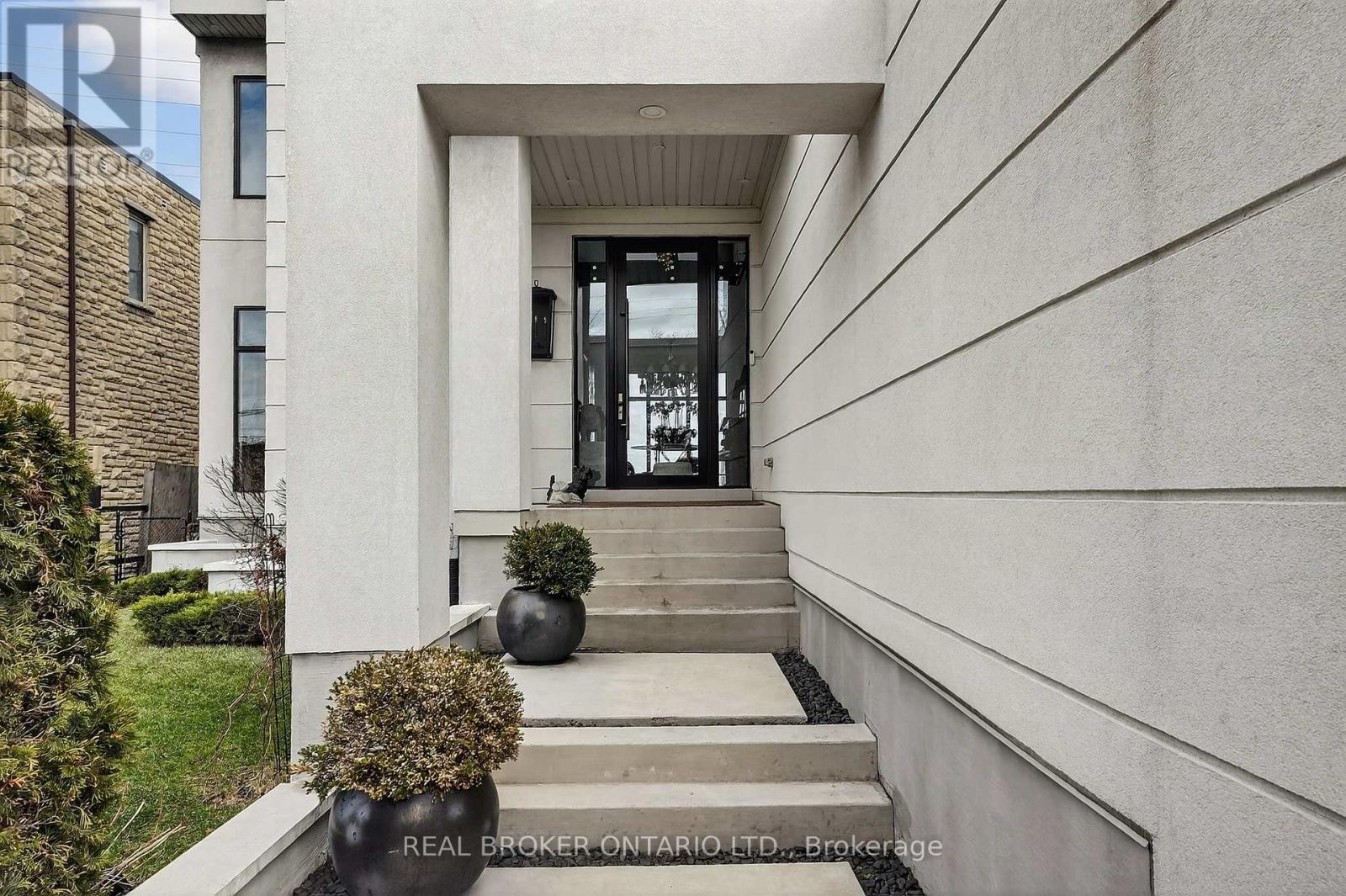 711 Beach Boulevard, Hamilton (Hamilton Beach), Ontario  L8H 6Y5 - Photo 10 - X12898970