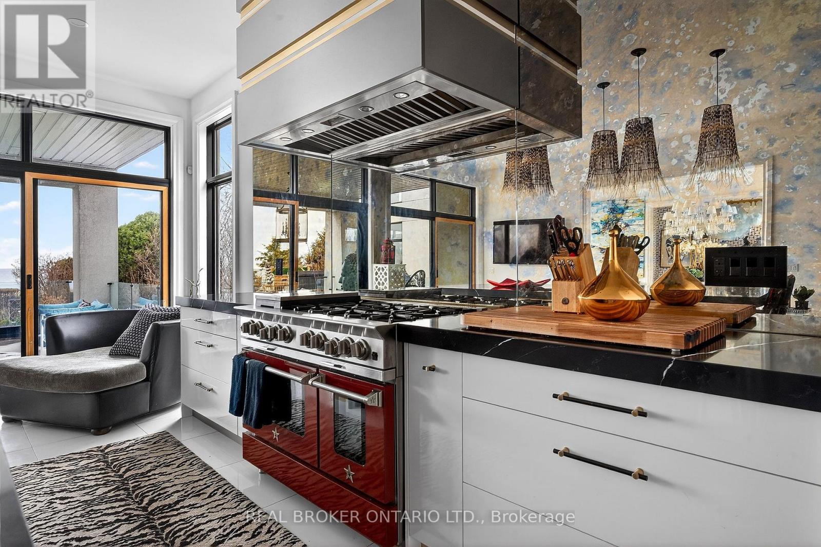 711 Beach Boulevard, Hamilton (Hamilton Beach), Ontario  L8H 6Y5 - Photo 18 - X12898970