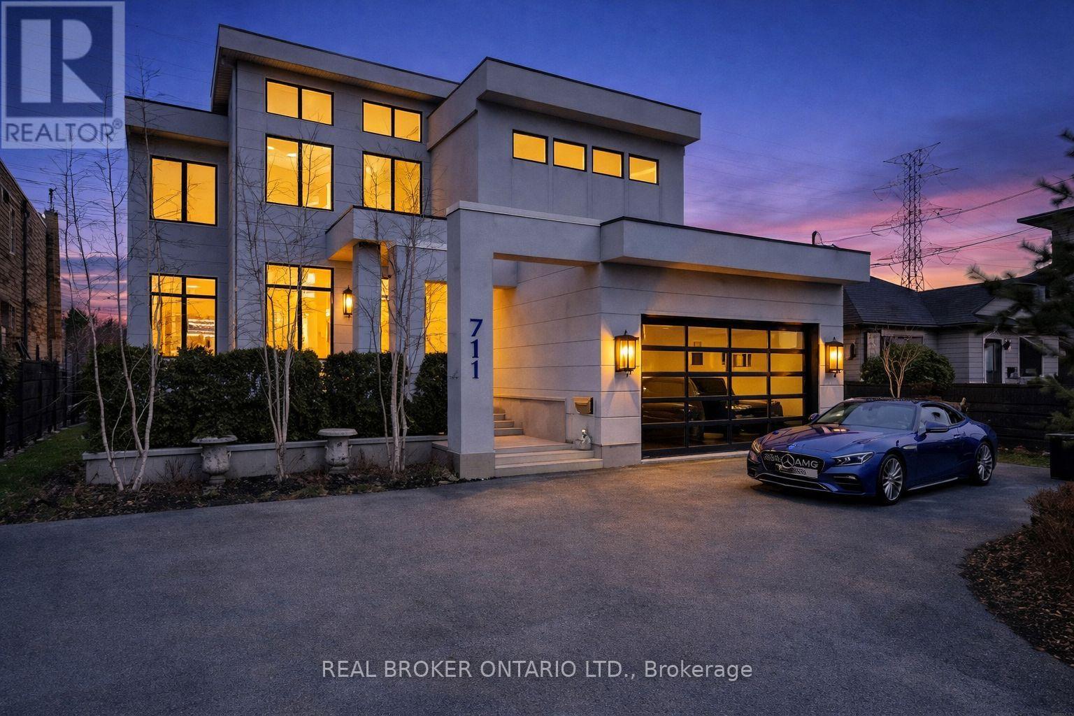 711 Beach Boulevard, Hamilton (Hamilton Beach), Ontario  L8H 6Y5 - Photo 4 - X12898970