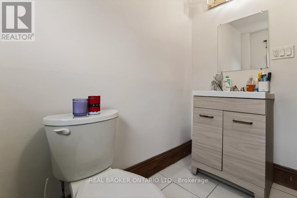 56 Regent Street E, Welland (Welland Downtown), Ontario  L3B 4H6 - Photo 10 - X12898974