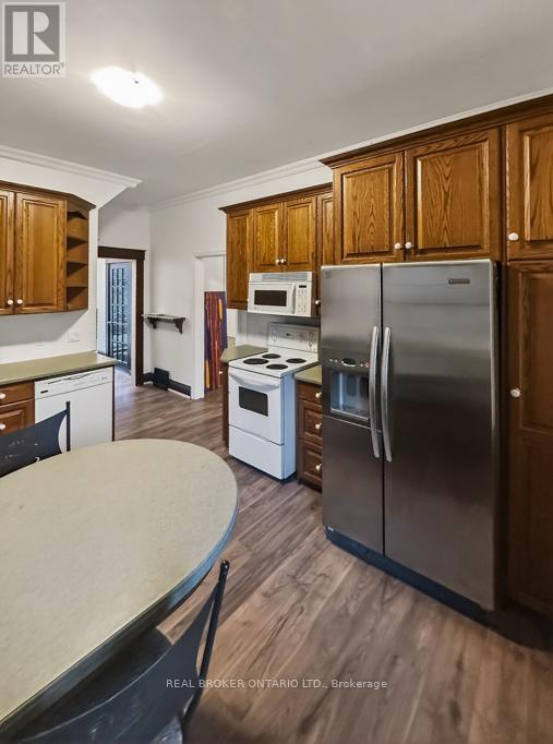 56 Regent Street E, Welland (Welland Downtown), Ontario  L3B 4H6 - Photo 22 - X12898974