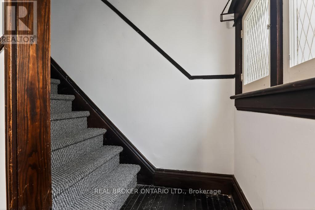 56 Regent Street E, Welland (Welland Downtown), Ontario  L3B 4H6 - Photo 5 - X12898974