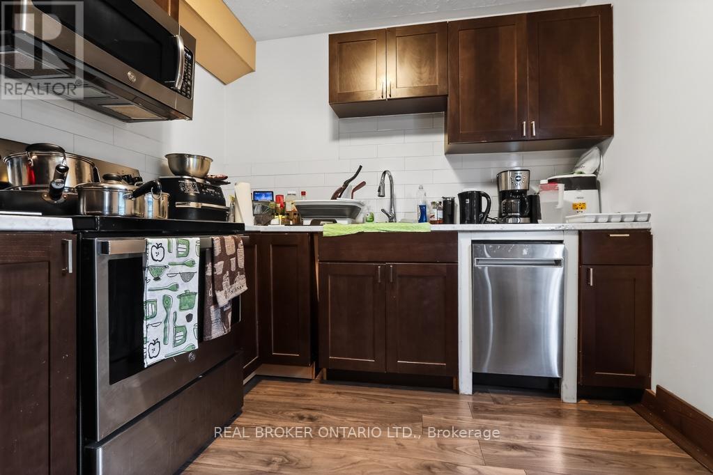 56 Regent Street E, Welland (Welland Downtown), Ontario  L3B 4H6 - Photo 7 - X12898974