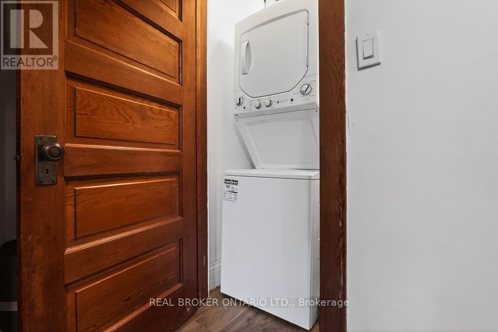 56 Regent Street E, Welland (Welland Downtown), Ontario  L3B 4H6 - Photo 8 - X12898974