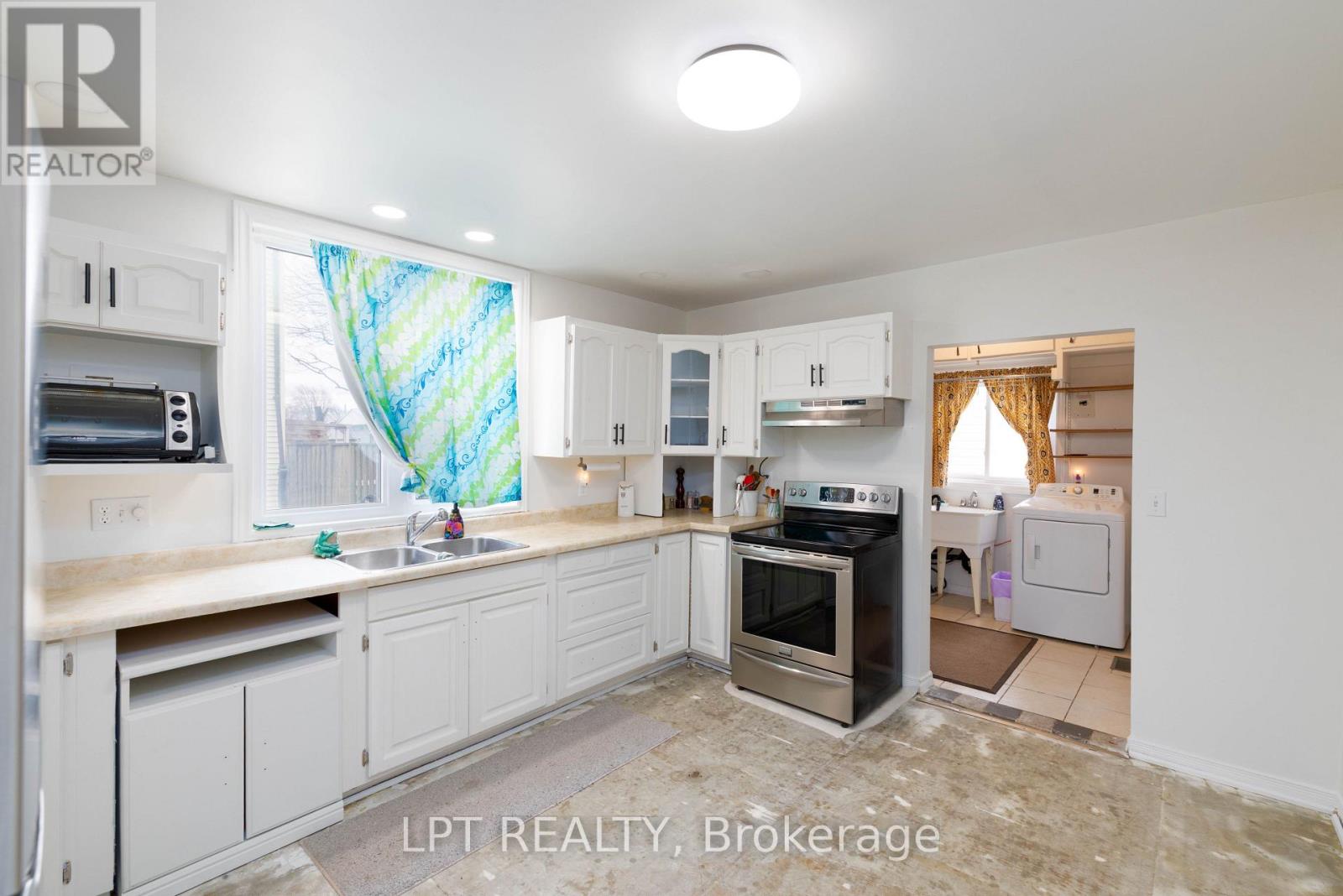 Tupperville - 19 John Park Line, Chatham-Kent, Ontario  N0P 2M0 - Photo 11 - X12898976