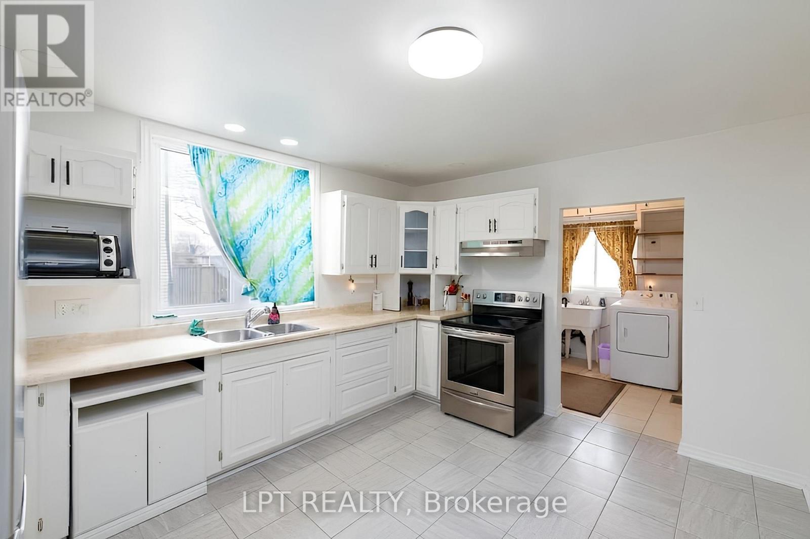 Tupperville - 19 John Park Line, Chatham-Kent, Ontario  N0P 2M0 - Photo 12 - X12898976