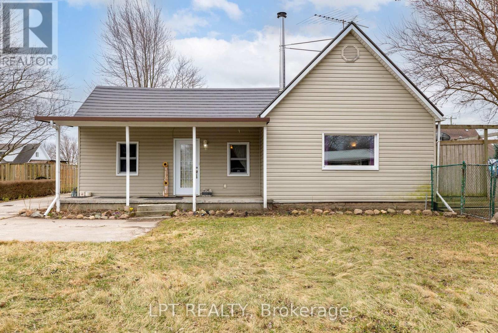 Tupperville - 19 John Park Line, Chatham-Kent, Ontario  N0P 2M0 - Photo 4 - X12898976