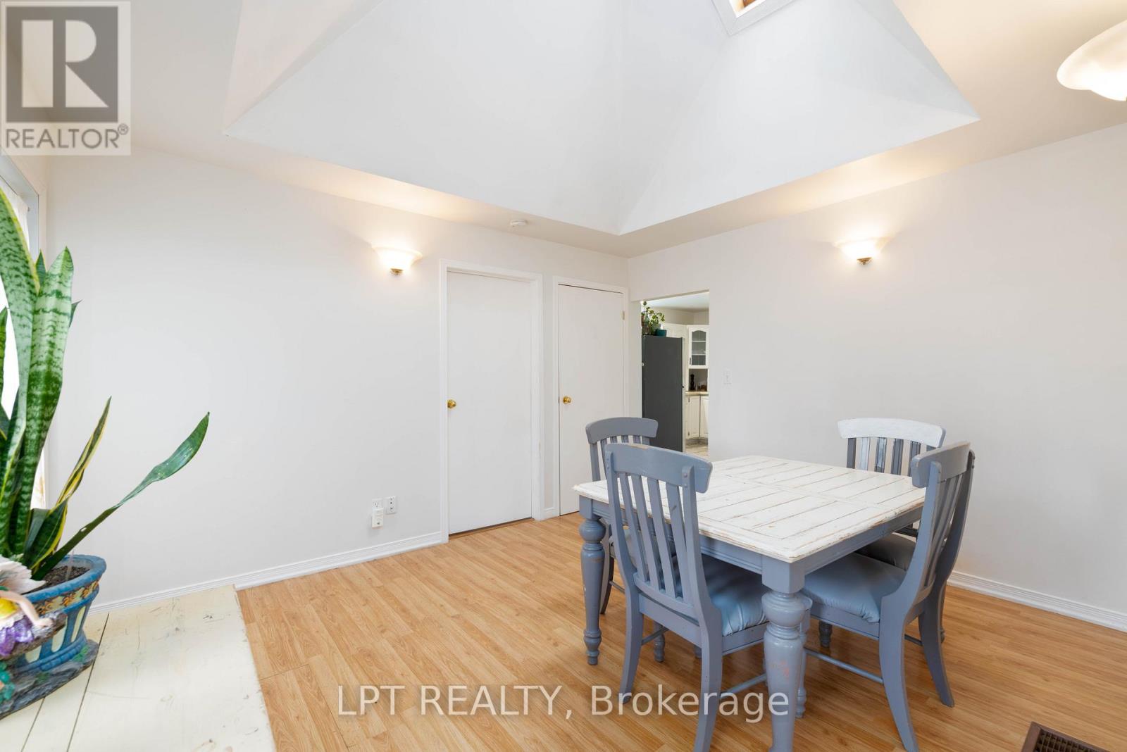 Tupperville - 19 John Park Line, Chatham-Kent, Ontario  N0P 2M0 - Photo 7 - X12898976