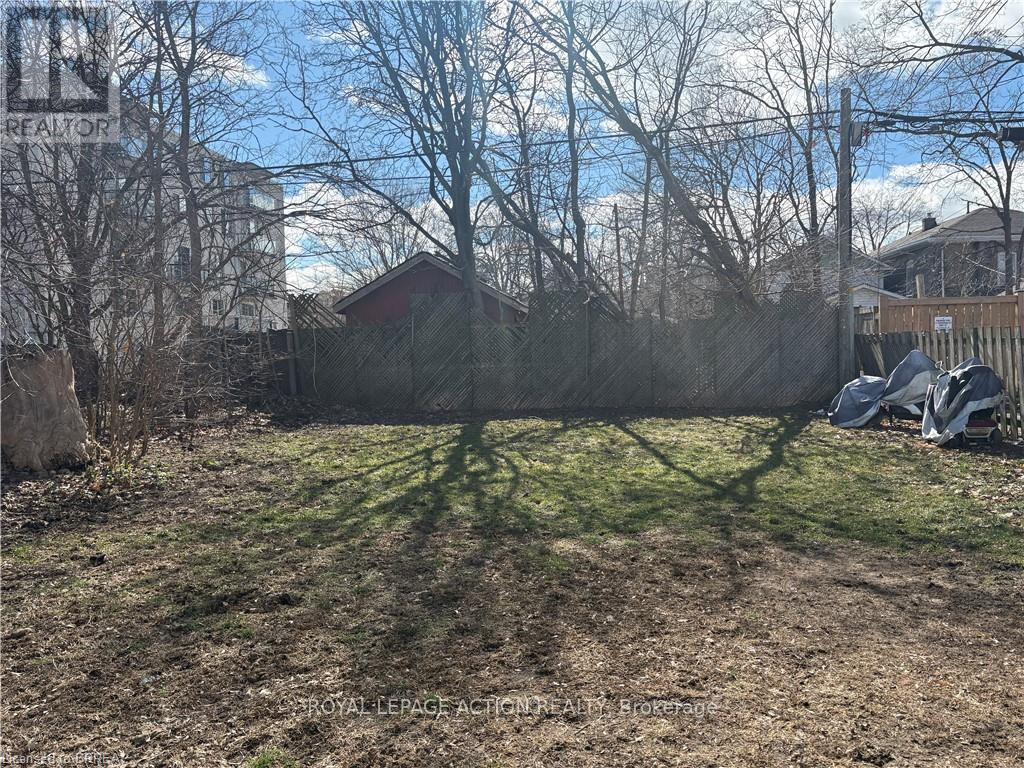 13 Sheridan Street, Brantford, Ontario  N3T 2P7 - Photo 3 - X12898984