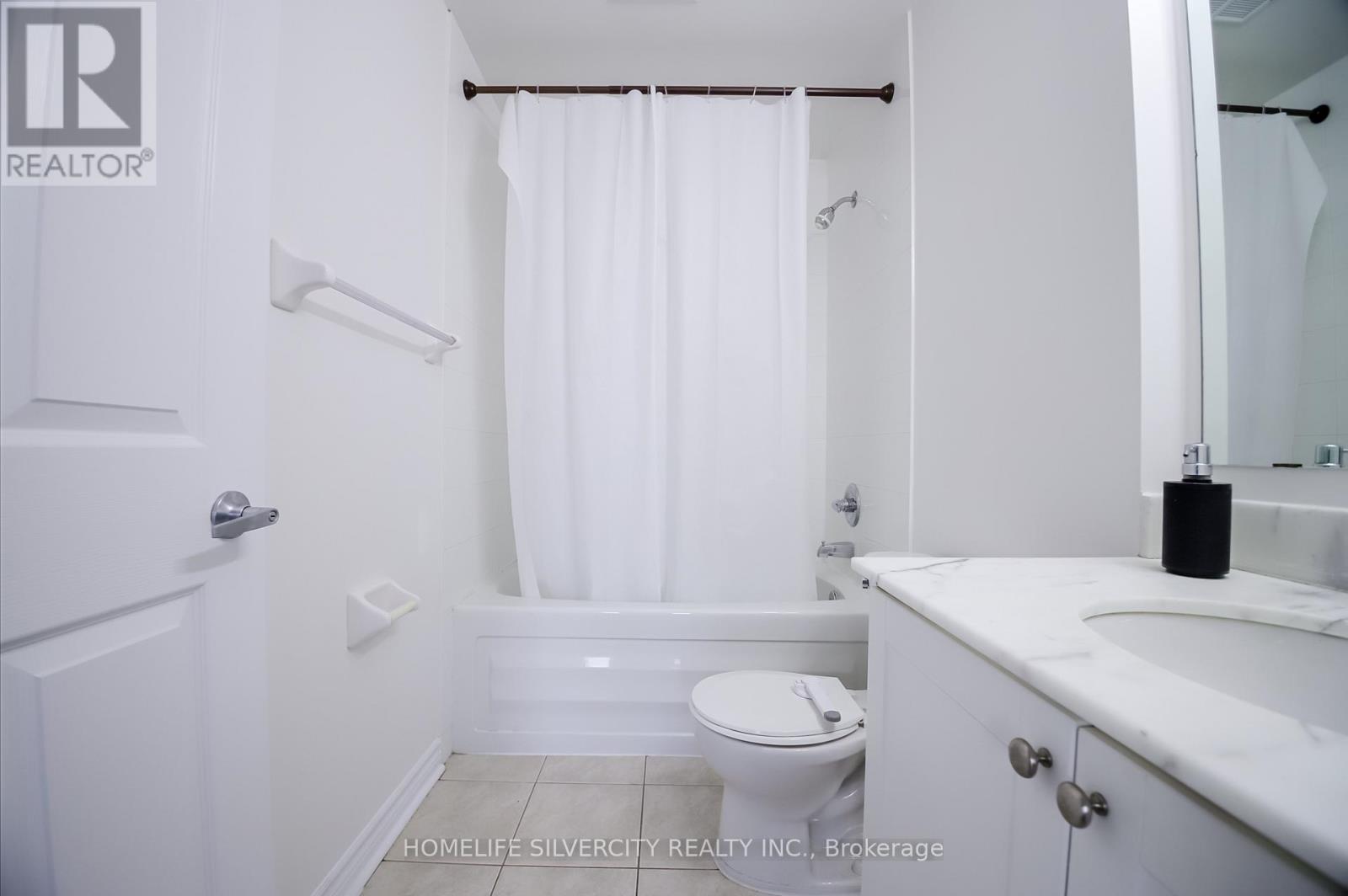 2704 - 388 Prince Of Wales Drive, Mississauga, Ontario  L5B 0A1 - Photo 11 - W12889100