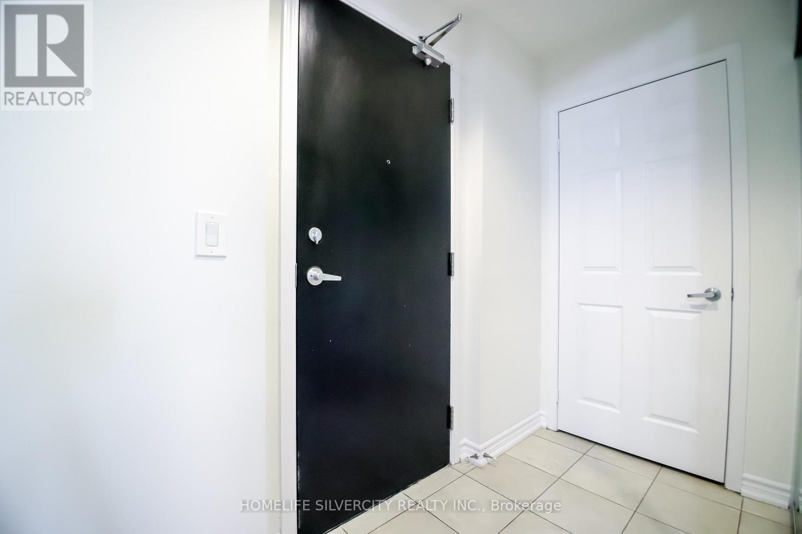 2704 - 388 Prince Of Wales Drive, Mississauga, Ontario  L5B 0A1 - Photo 25 - W12889100