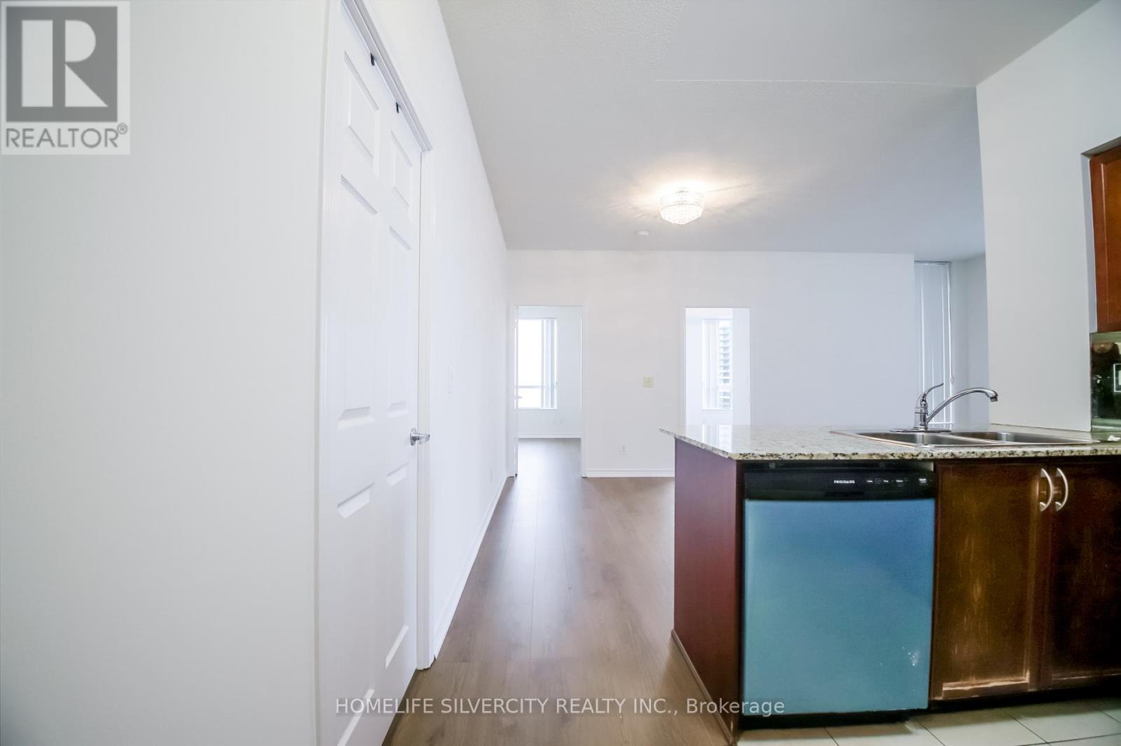 2704 - 388 Prince Of Wales Drive, Mississauga, Ontario  L5B 0A1 - Photo 28 - W12889100