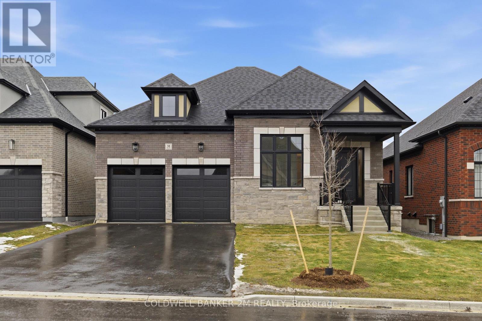 31 Lonetto Street, Whitby, Ontario  L1M 0L7 - Photo 2 - E12827982