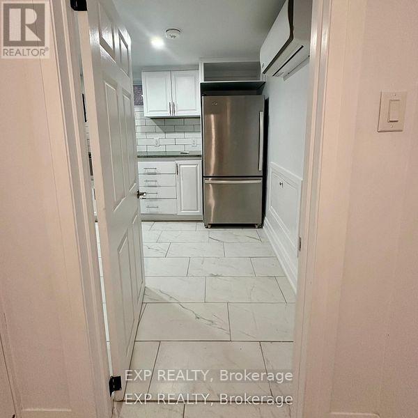 6 Lapp Street, Toronto (Rockcliffe-Smythe), Ontario  M6N 3W6 - Photo 19 - W12899108