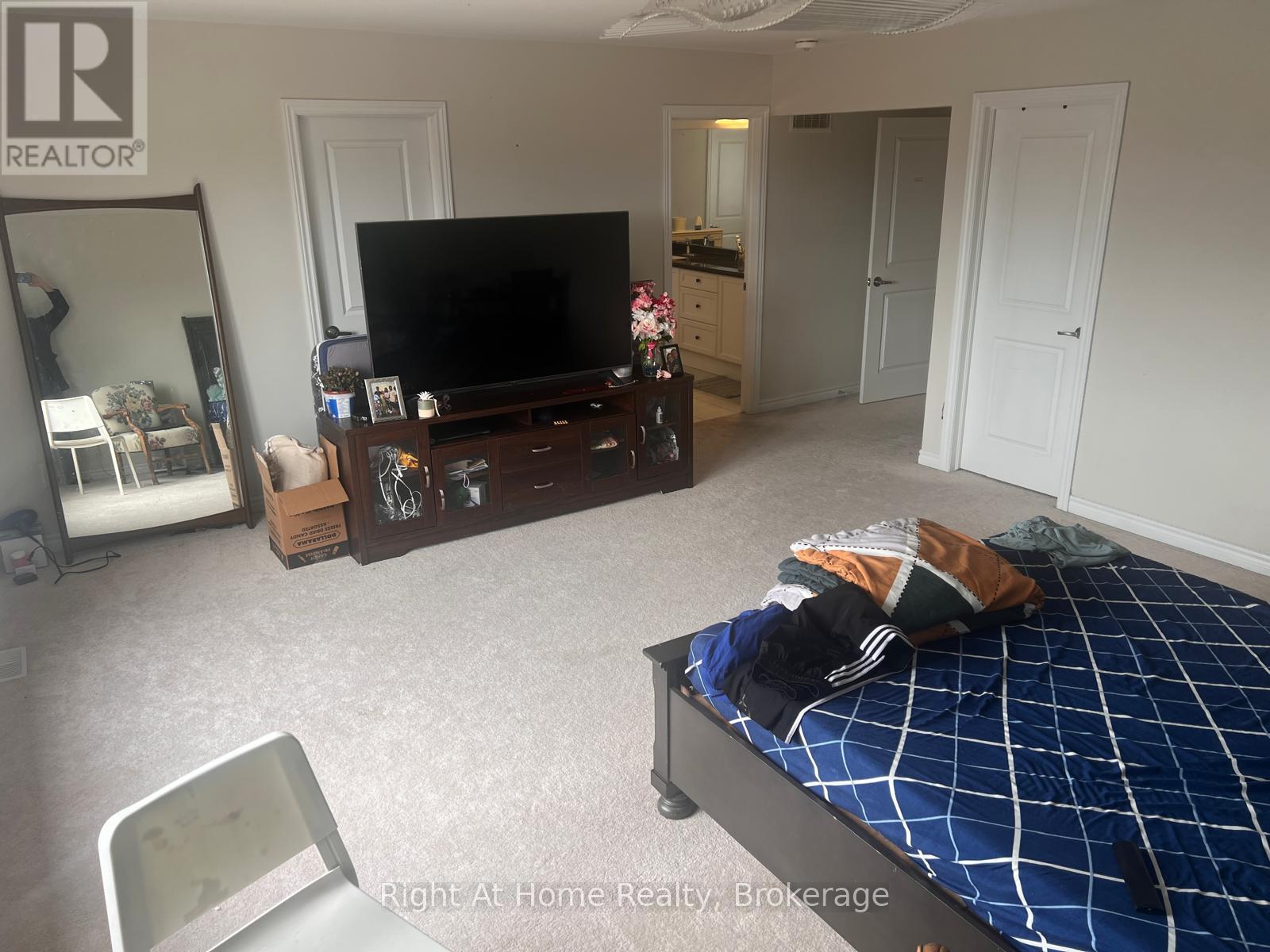 Master Suite - 54 Pace Avenue, Brantford, Ontario  N3S 0J2 - Photo 17 - X12899142