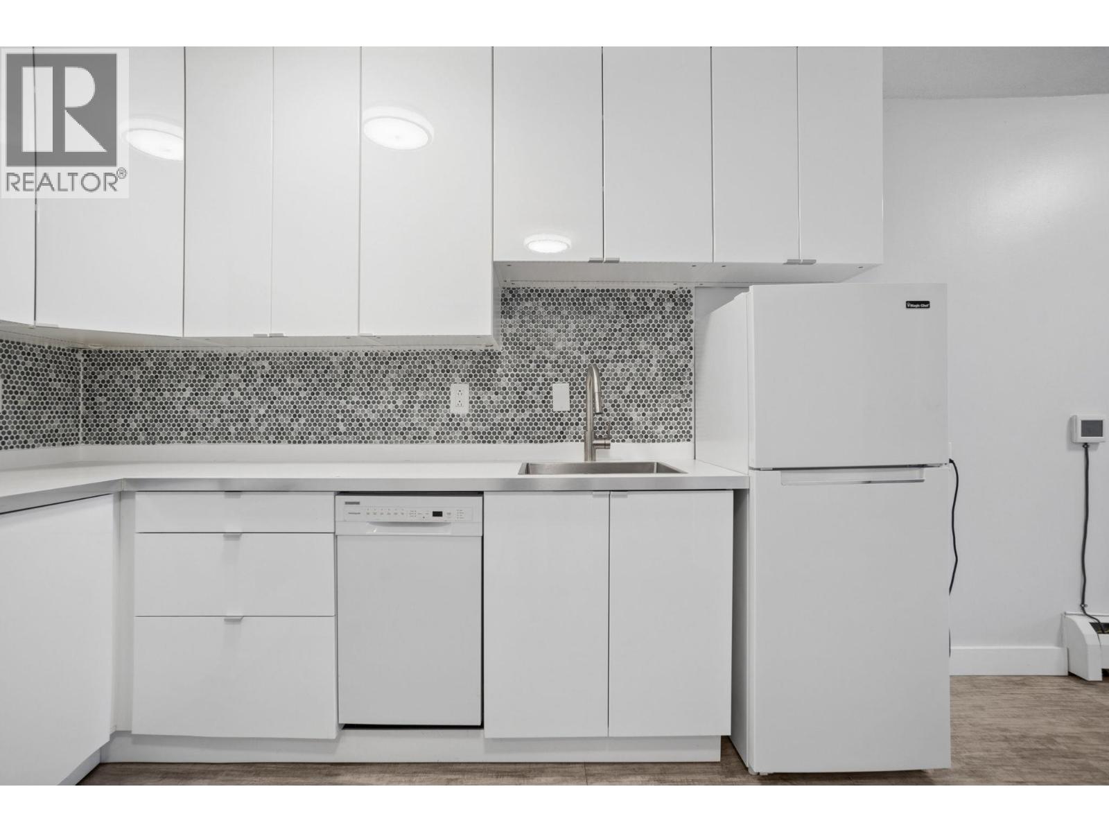 303 1717 W 13th Avenue, Vancouver, British Columbia  V6J 2H2 - Photo 3 - R3101484