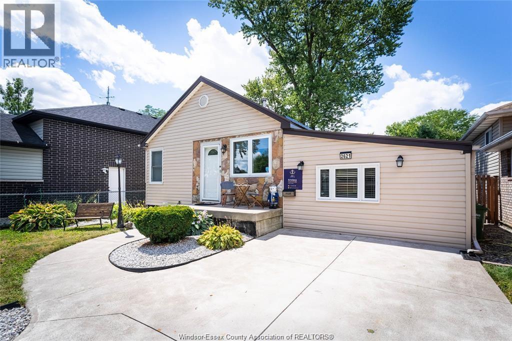 2621 Tourangeau, Windsor, Ontario  N8W 4P2 - Photo 3 - 26005712