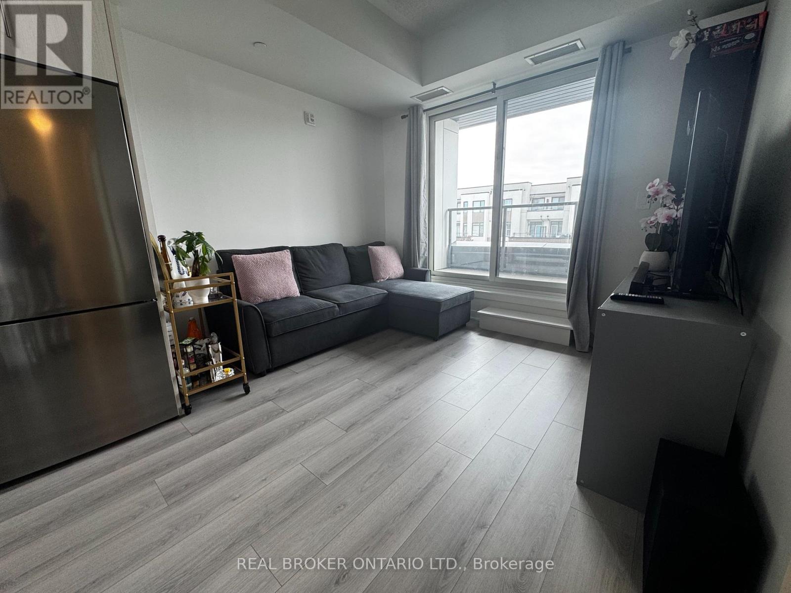 205 - 1440 Clarriage Court, Milton (Fo Ford), Ontario  L9E 1B3 - Photo 4 - W12862898