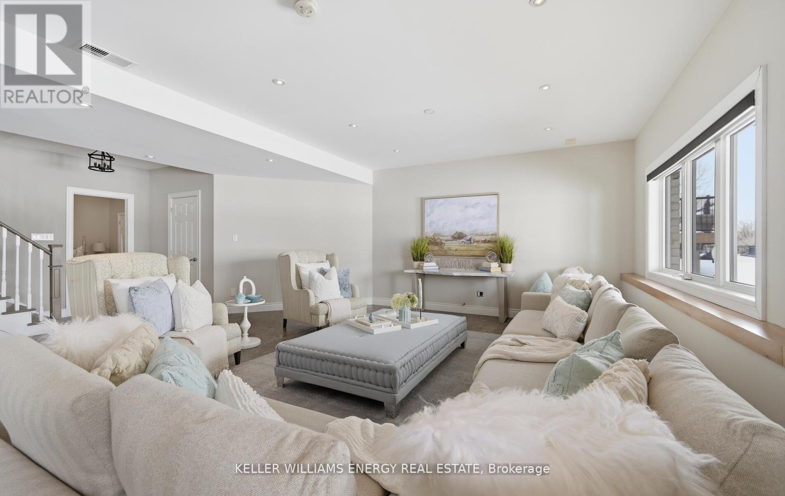 216 Southcrest Drive, Kawartha Lakes, Ontario  L0C 1G0 - Photo 36 - X12899022