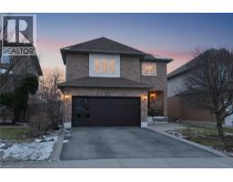 142 HAWKSWOOD Trail, Hamilton, Ontario