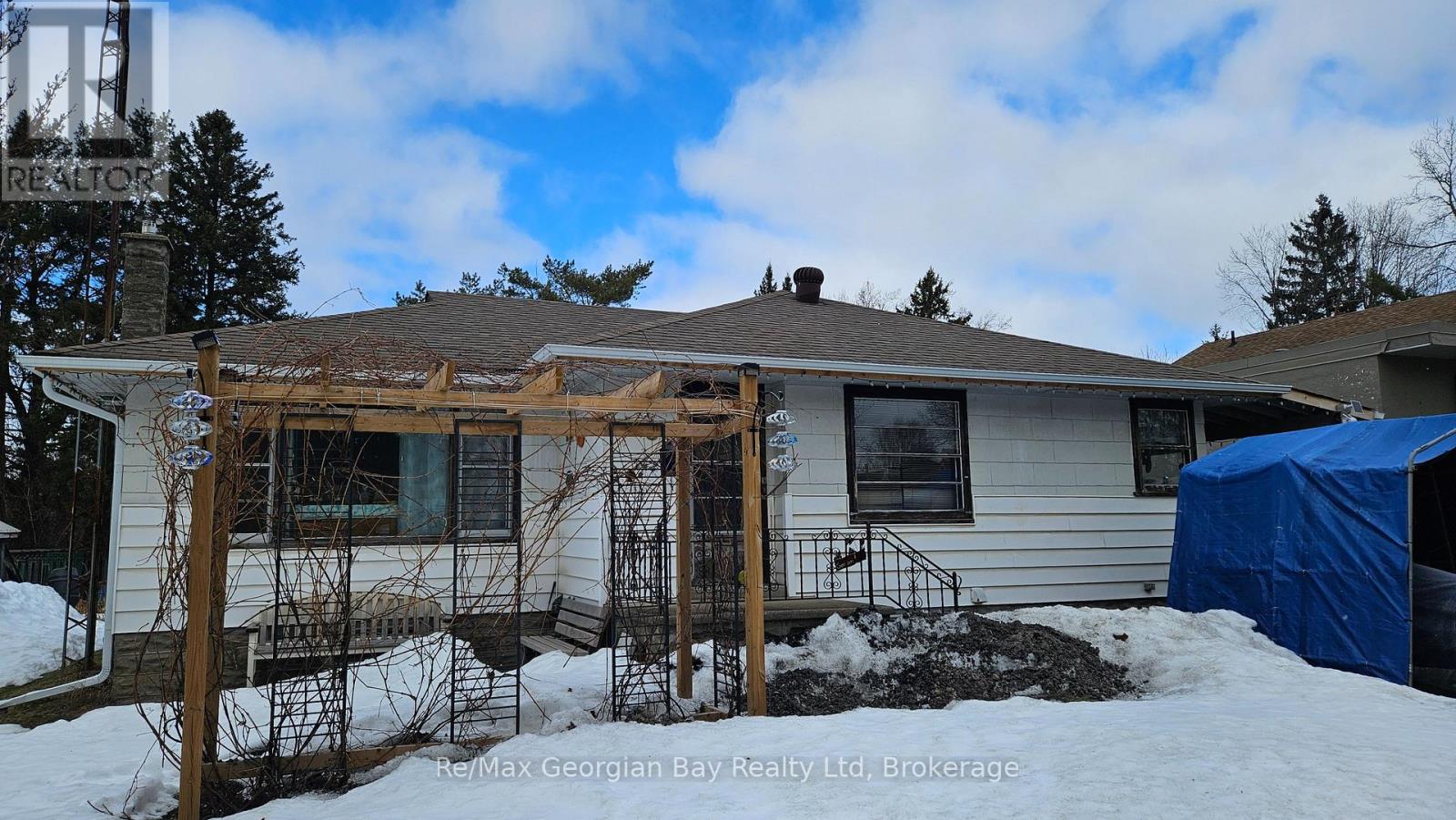 8 STURGEON BAY ROAD, Severn, Ontario