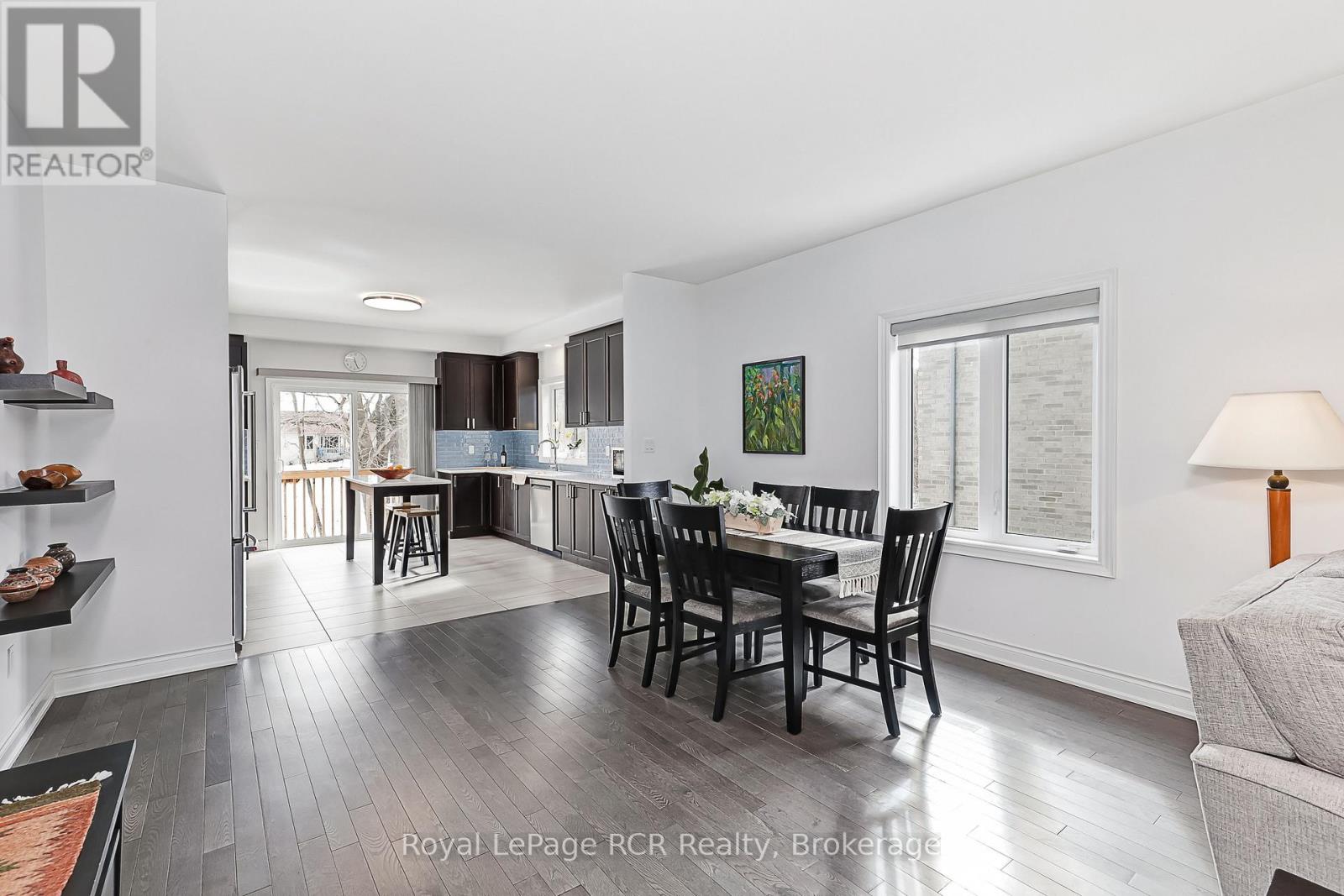 15 Emerald Street, Wasaga Beach, Ontario  L9Z 0K8 - Photo 11 - S12899038