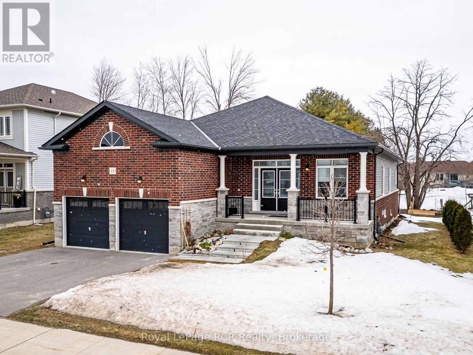 15 Emerald Street, Wasaga Beach, Ontario  L9Z 0K8 - Photo 2 - S12899038