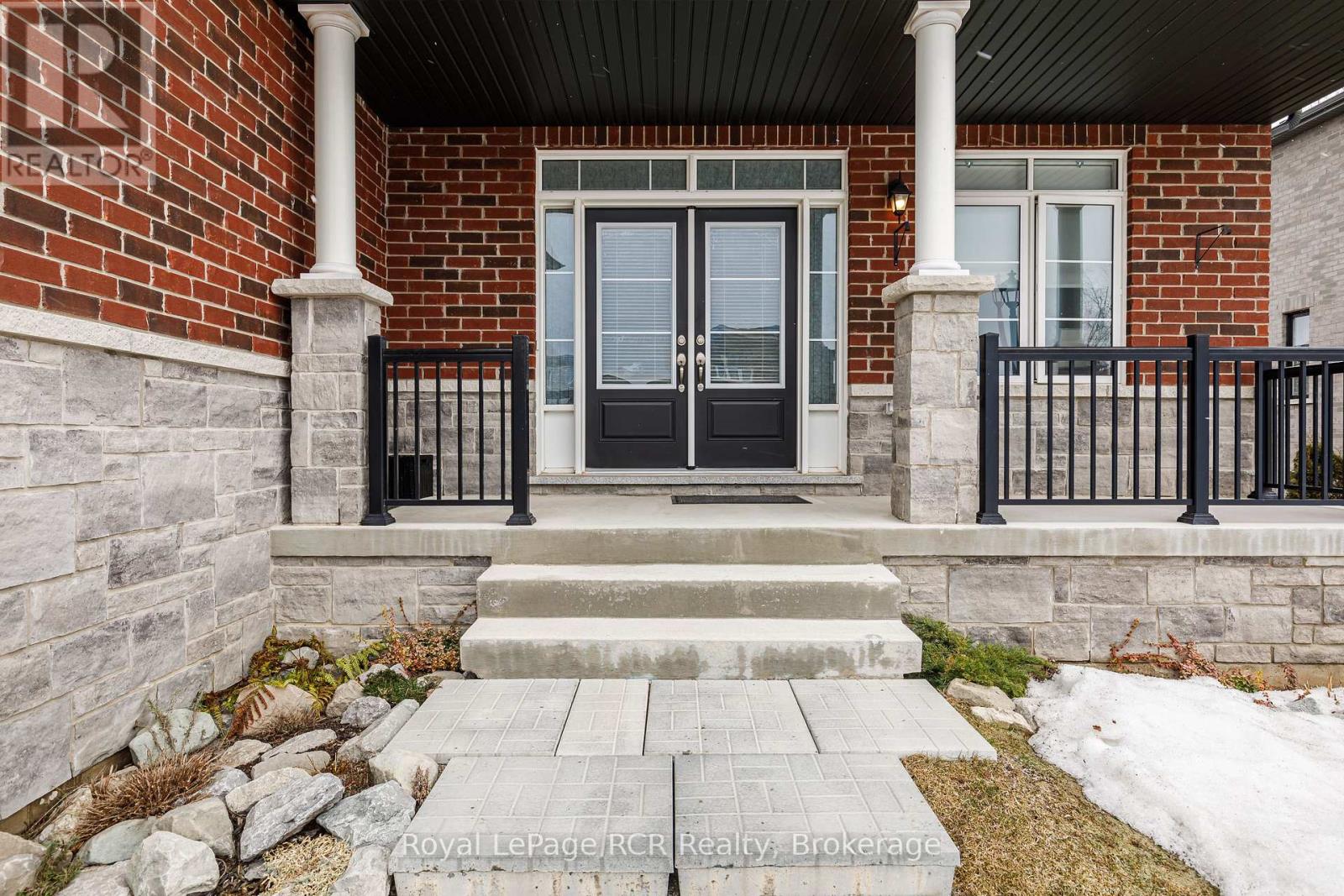 15 Emerald Street, Wasaga Beach, Ontario  L9Z 0K8 - Photo 3 - S12899038