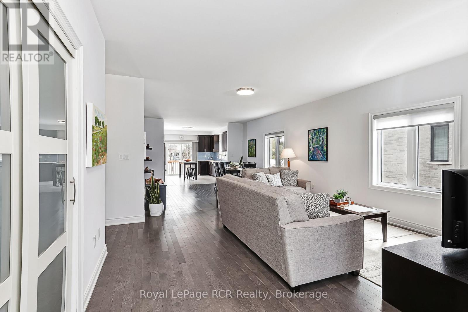 15 Emerald Street, Wasaga Beach, Ontario  L9Z 0K8 - Photo 8 - S12899038