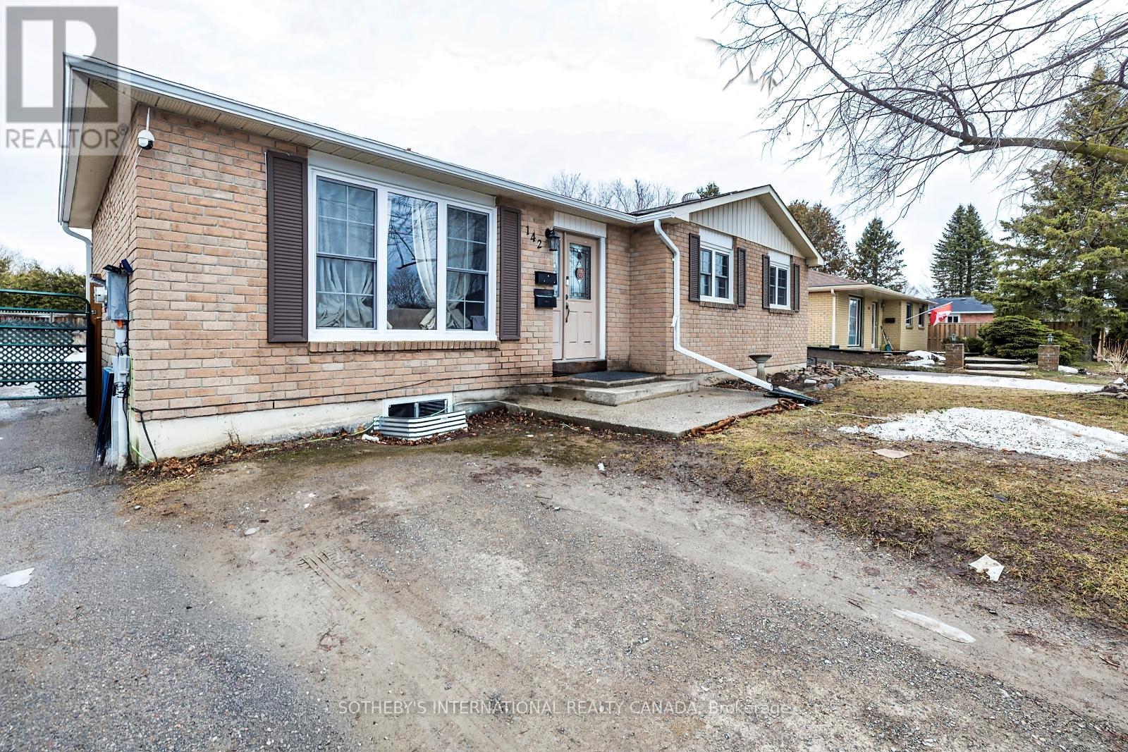 142 Sanderling Crescent N, Kawartha Lakes (Lindsay), Ontario  K9V 5L2 - Photo 2 - X12893116