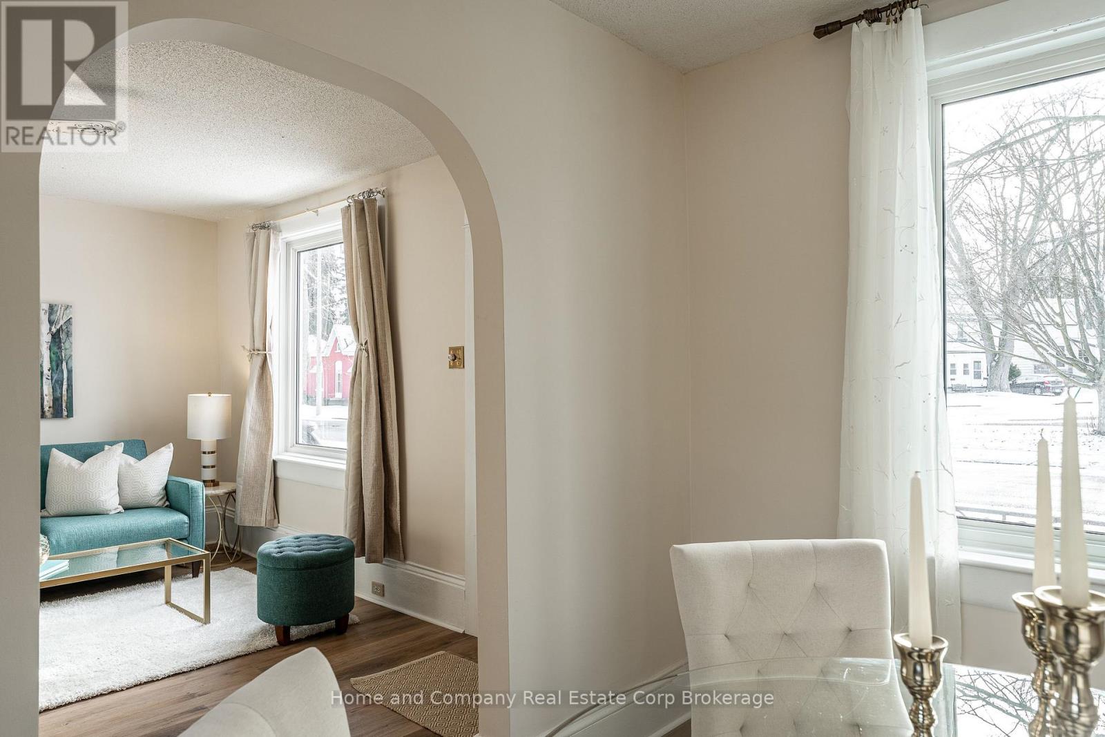 70 Dufferin Street, Stratford, Ontario  N5A 2G5 - Photo 14 - X12899074