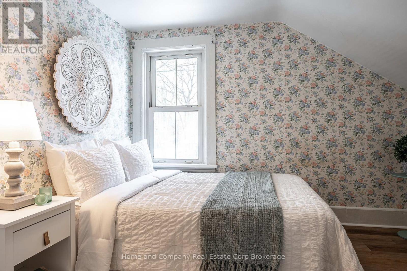 70 Dufferin Street, Stratford, Ontario  N5A 2G5 - Photo 23 - X12899074