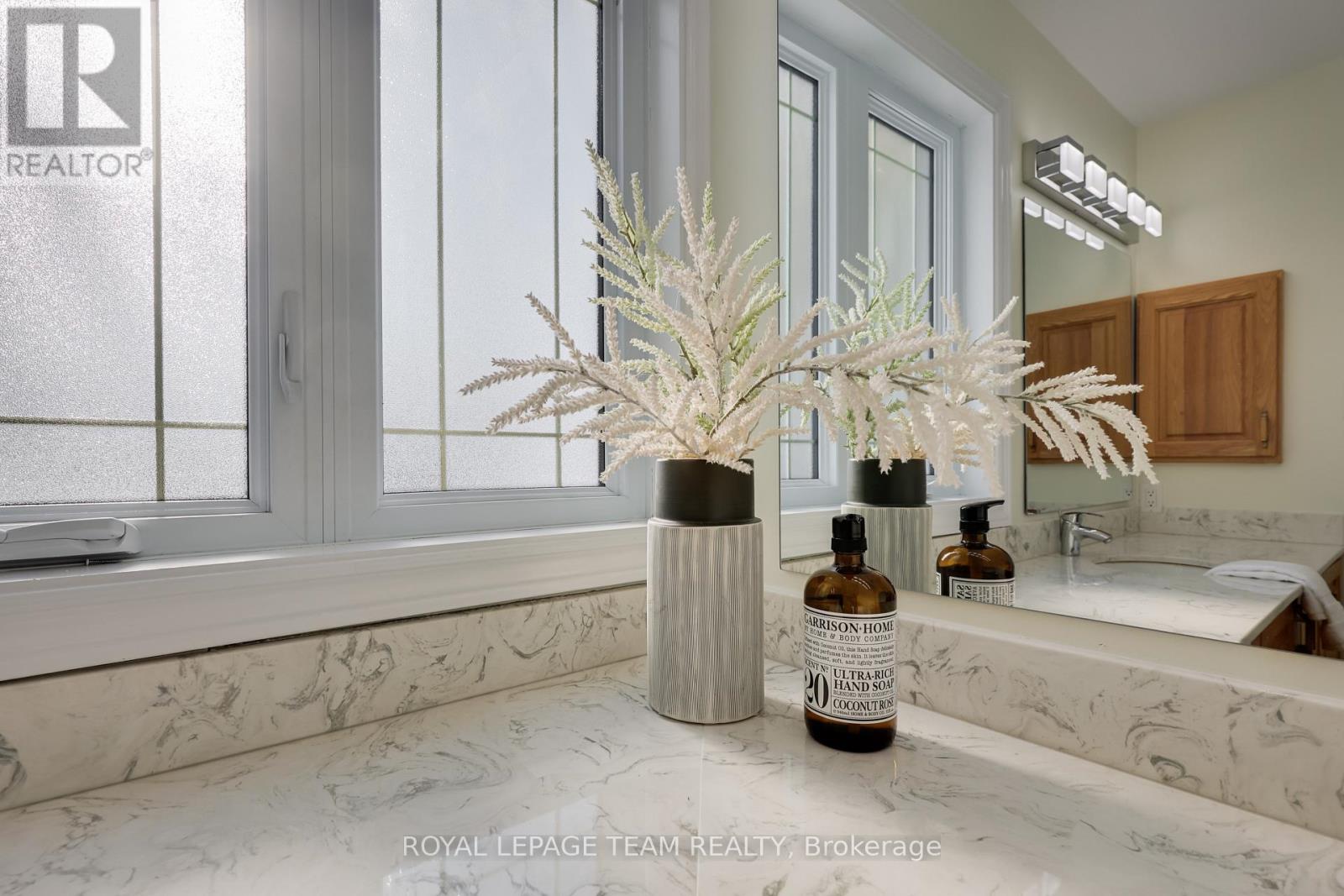 8 Saddlebrook Street, Ottawa, Ontario  K2G 5N6 - Photo 37 - X12899060